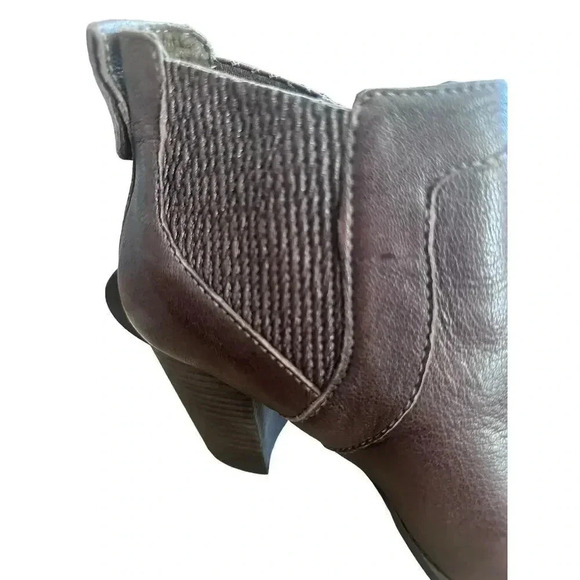 UGG Australia Women's Brown Leather Cobie Round Toe Heel Bootie Size 9.5 - Picture 7 of 10
